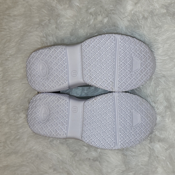 Athletic Sneakers NWOT - Picture 4 of 4